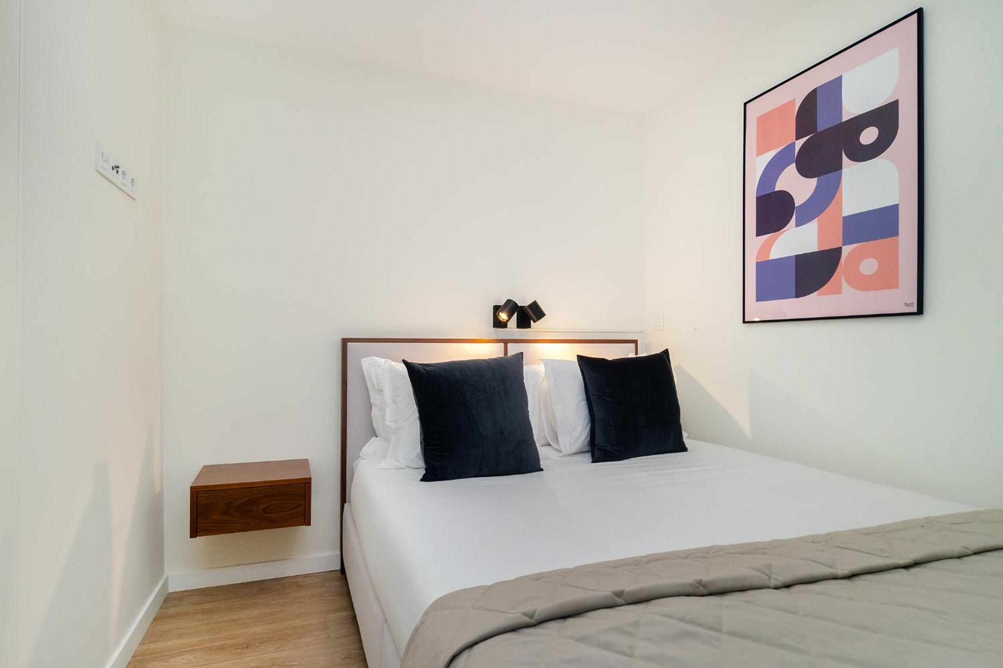 Whome Explore From A Cozy Base In Alfama