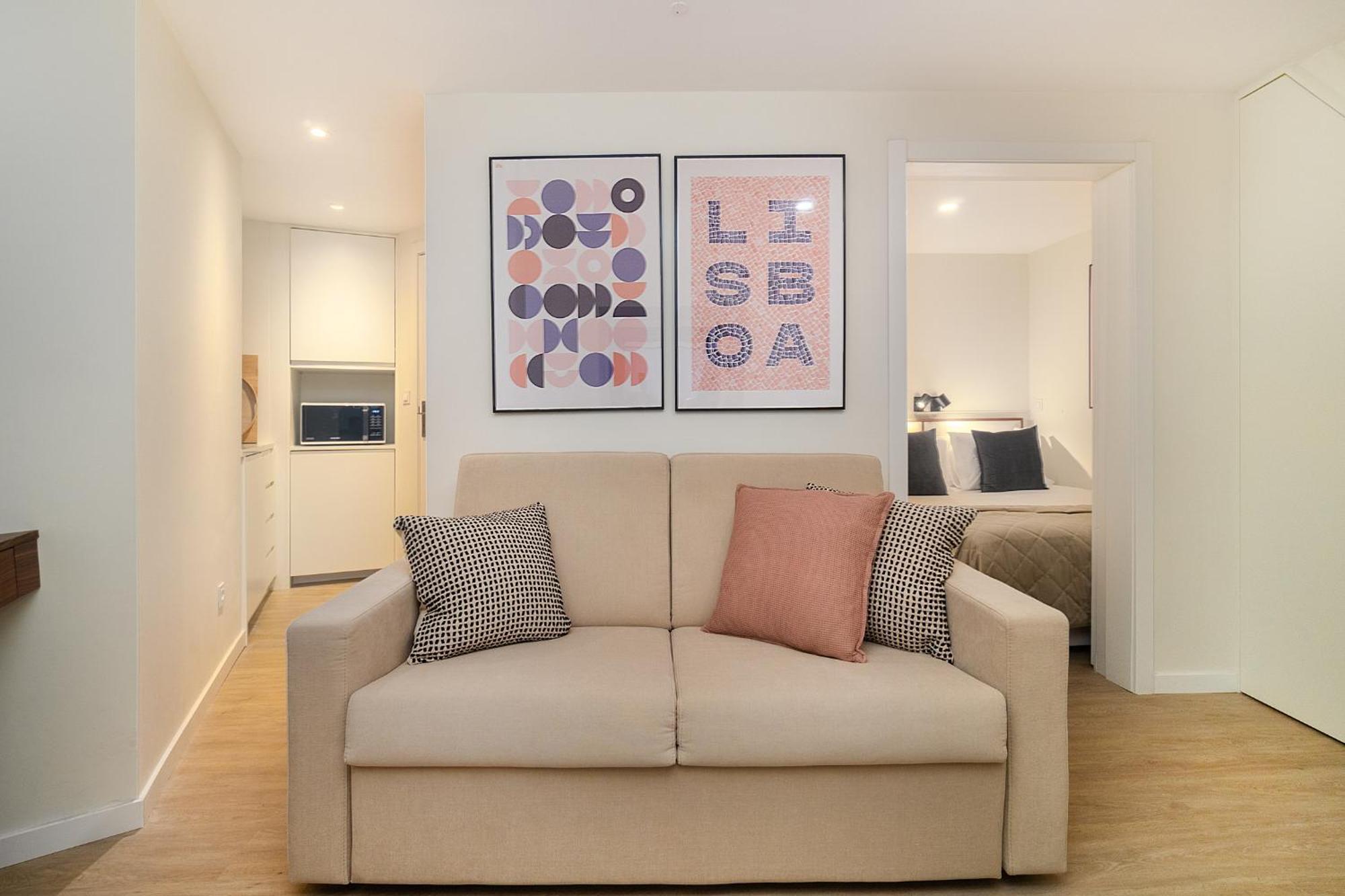 Whome Explore From A Cozy Base In Alfama Apartment *