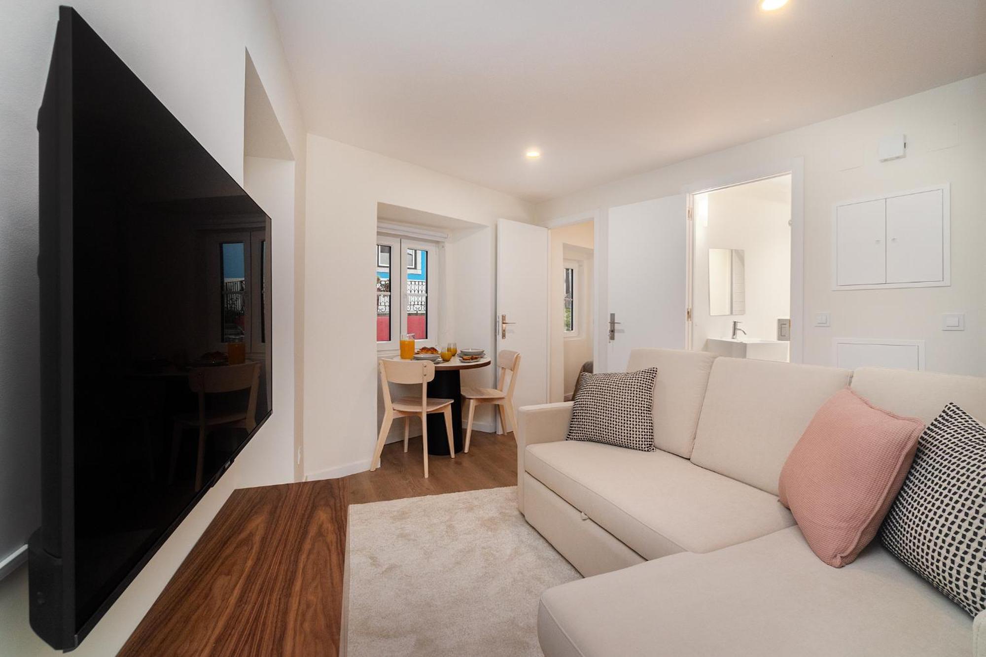 Apartment Whome Explore From A Cozy Base In Alfama